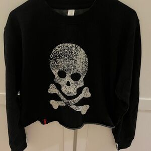 Cropped skull sweatshirt